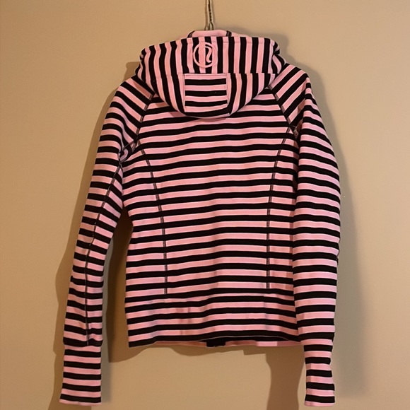 Beautiful LULULEMON Sweater - Picture 5 of 6